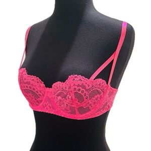 SIMONE PÉRÈLE PARIS Style  Lace Underwire Bra in Vibrant Pink